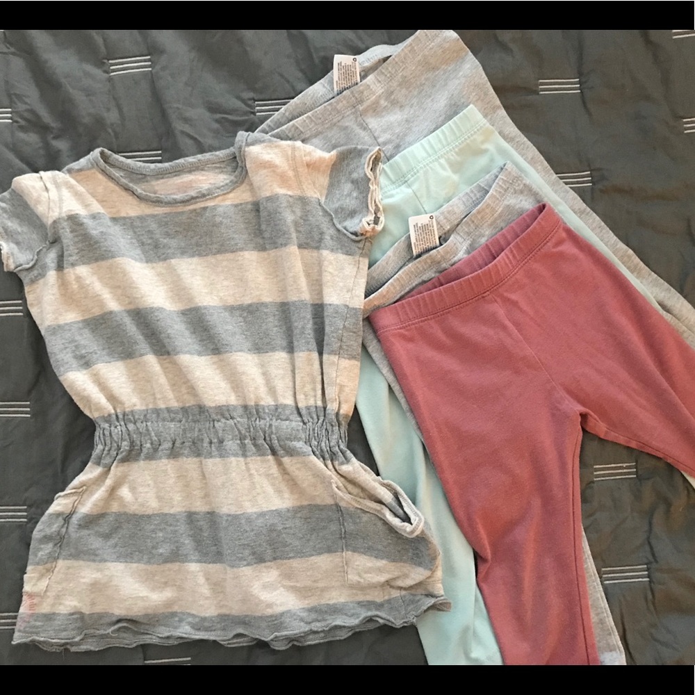 Burt’s Bees tunic and 4 pairs of leggings. Size 3t